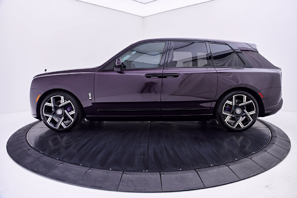 Used 2025 Rolls-Royce Cullinan Black Badge AWD/4WD image 13
