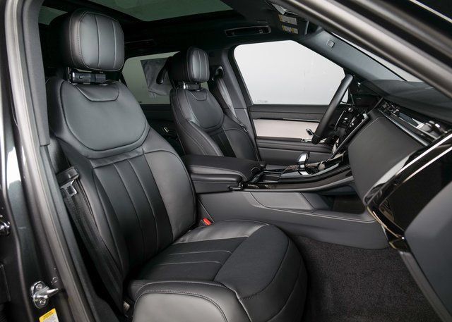 New 2026 Land Rover Range Rover Sport SE AWD/4WD image 3