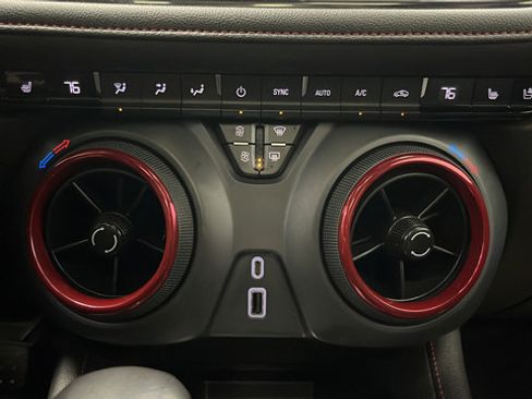 Used 2019 Chevrolet Blazer RS AWD/4WD image 18
