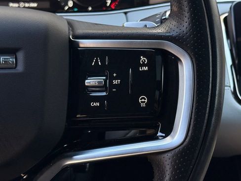 Used 2022 Land Rover Range Rover Evoque R-Dynamic SE image 27