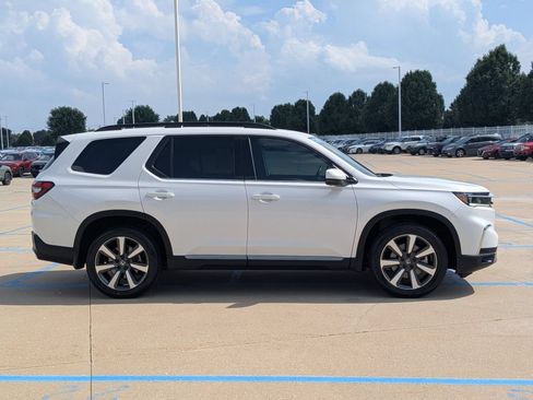 Certified 2023 Honda Pilot Touring image 4