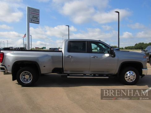 Used 2025 Chevrolet Silverado 3500 LT w/ Safety Package AWD/4WD image 7