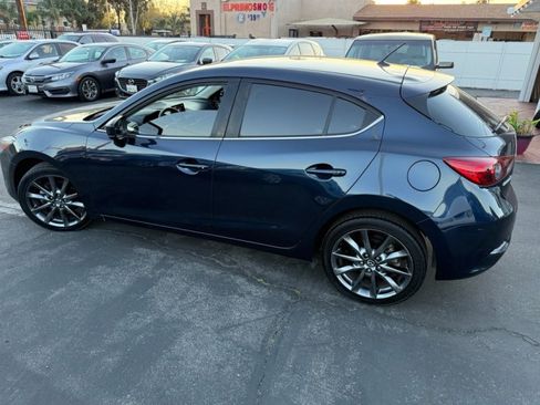 Used 2018 MAZDA MAZDA3 Touring image 10