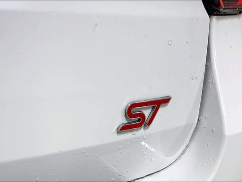 Used 2025 Ford Explorer ST AWD/4WD image 29