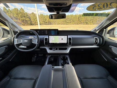 Used 2025 Ford Expedition Max Active image 13