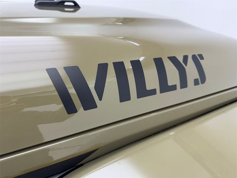 Used 2025 Jeep Gladiator Sport w/ Premium Package image 26