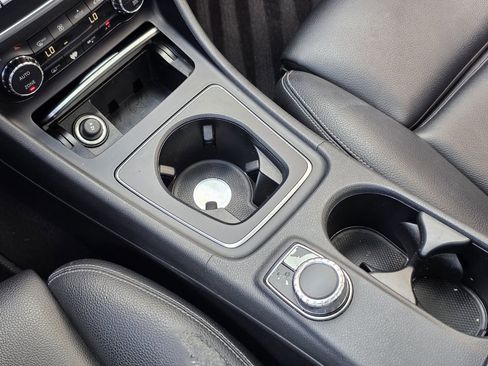 Used 2018 Mercedes-Benz GLA 250 4MATIC image 17