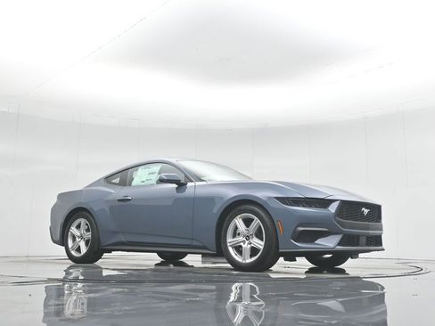 New 2026 Ford Mustang Coupe image 3