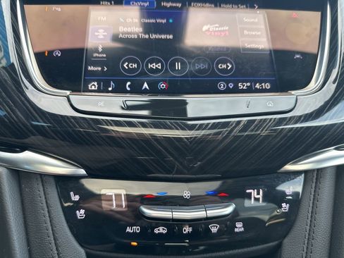Used 2025 Cadillac XT6 Premium Luxury image 29