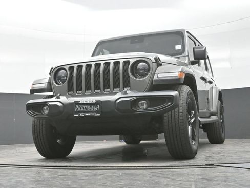 Used 2023 Jeep Wrangler Unlimited Sahara AWD/4WD image 27