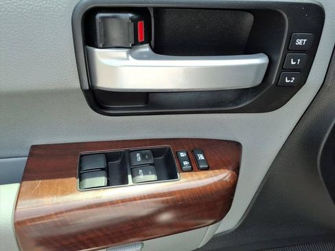 Used 2013 Toyota Sequoia Platinum AWD/4WD image 23