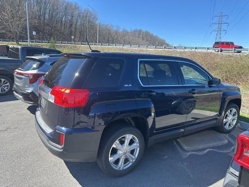 Used 2017 GMC Terrain SLE image 23