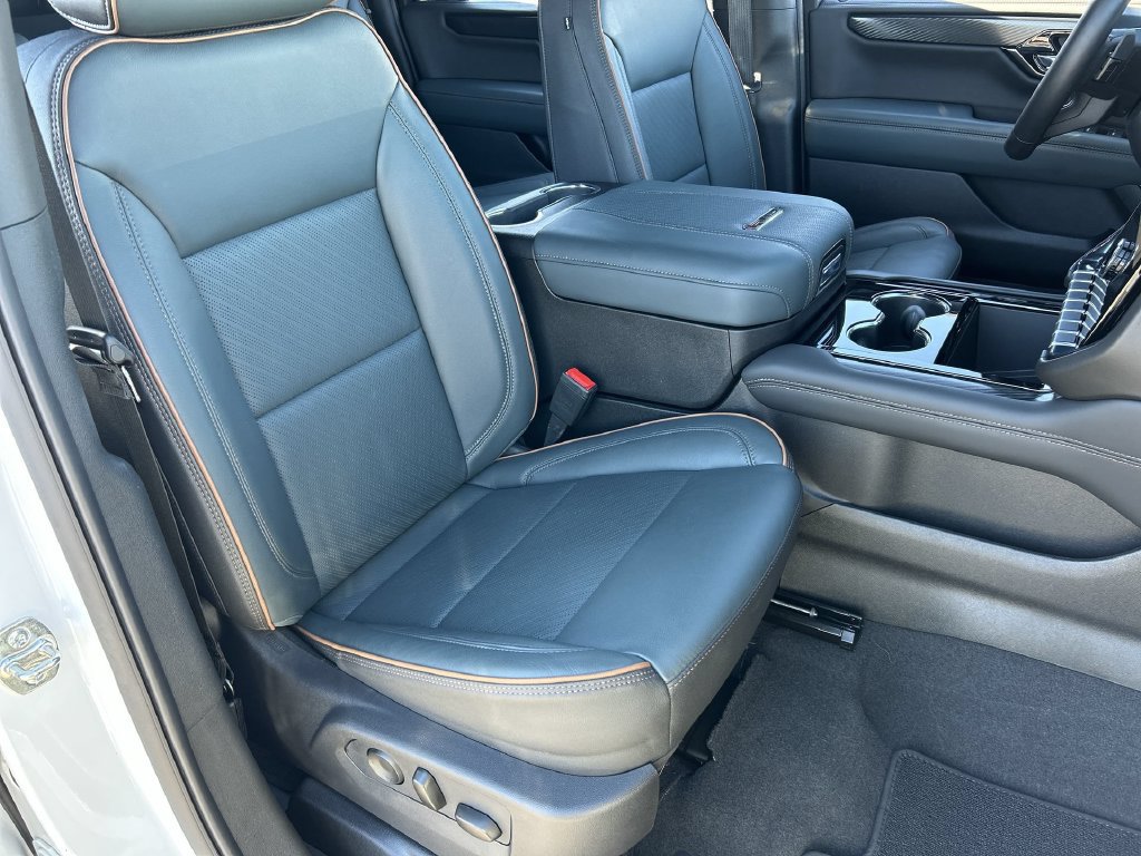 Used 2026 GMC Yukon XL AT4 w/ AT4 Premium Plus Package AWD/4WD image 29