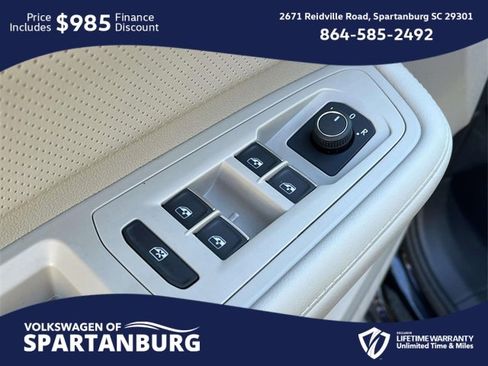 Used 2025 Volkswagen Atlas SE w/ Panoramic Sunroof Package image 17