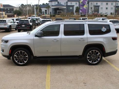 Certified 2023 Jeep Wagoneer Series II w/ Convenience Group I image 10