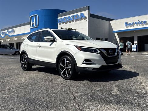 Used 2022 Nissan Rogue Sport SL w/ Premium Package image 2