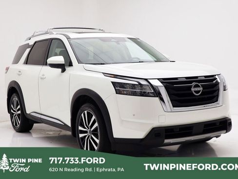 Used 2023 Nissan Pathfinder Platinum image 1