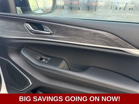 New 2025 Jeep Grand Cherokee L Limited w/ Luxury Tech Group II image 48