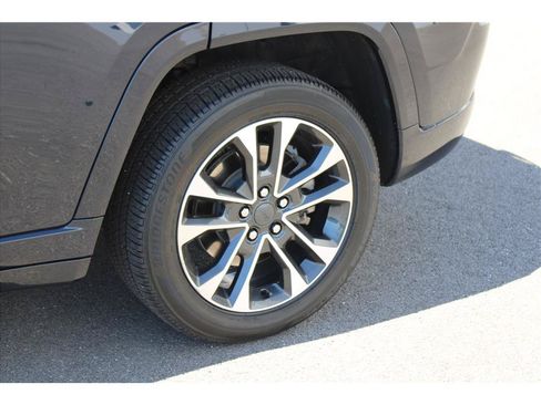 Used 2022 Jeep Grand Cherokee Overland w/ Advanced Protech Group III AWD/4WD image 6