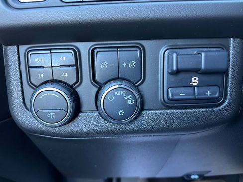 Used 2021 Chevrolet Tahoe Z71 w/ Z71 Off-Road Package image 23