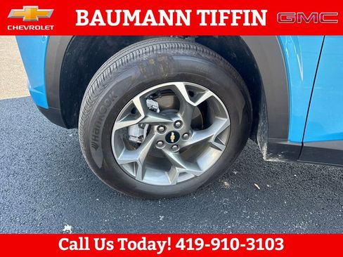 Used 2025 Chevrolet Trax LT w/ LT Convenience Package FWD image 26