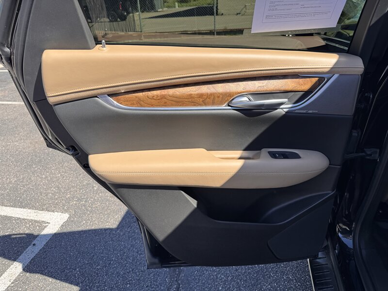 Used 2021 Cadillac XT5 Sportv w/ Platinum Package AWD/4WD image 24