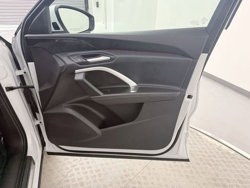 Used 2025 Audi Q5 Premium w/ Convenience Package image 28