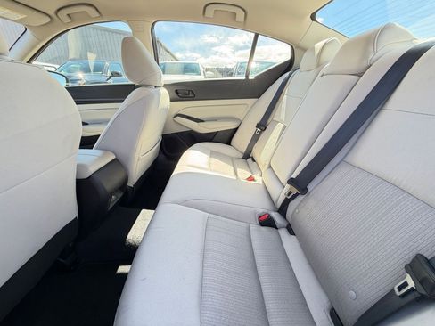 Used 2025 Nissan Altima 2.5 SV image 23