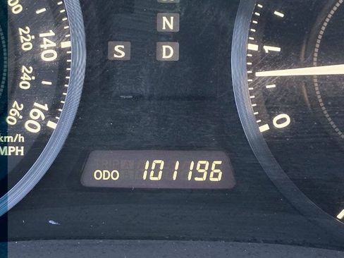 Used 2010 Lexus IS 350C RWD image 13
