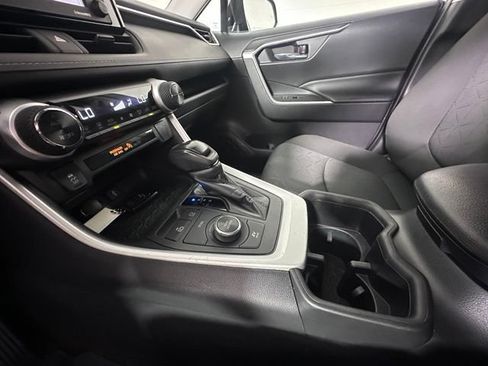 Used 2022 Toyota RAV4 XLE w/ Carpet Mat Package (TMS) AWD/4WD image 28