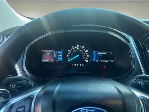 Used 2023 Ford Edge SEL image 16