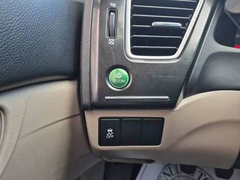 Used 2013 Honda Civic LX image 17
