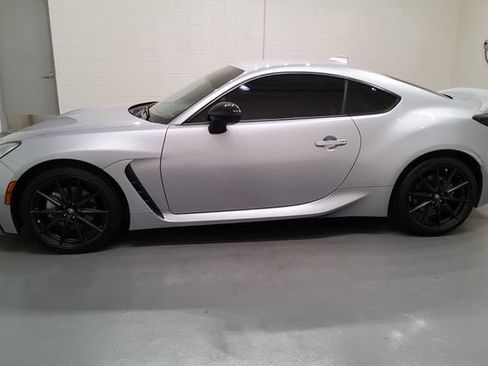 Used 2022 Toyota GR86 Premium RWD image 50