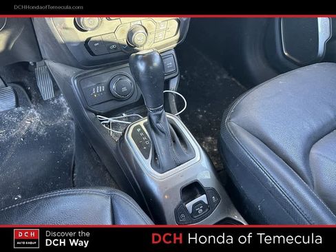 Used 2019 Jeep Renegade Limited image 11