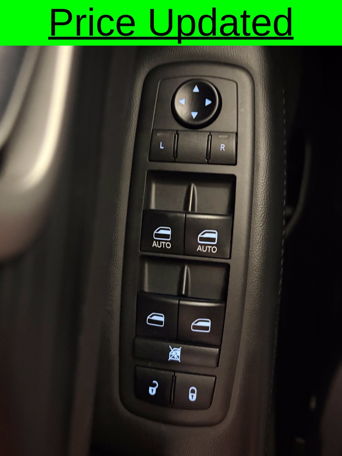 Used 2021 Jeep Grand Cherokee Laredo X AWD/4WD image 4