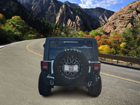 Used 2016 Jeep Wrangler Unlimited Sahara w/ Max Tow Package image 4