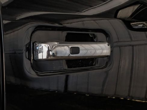 Used 2022 Ford F350 Platinum w/ FX4 Off-Road Package AWD/4WD image 42