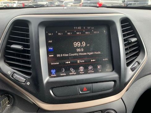 Used 2016 Jeep Cherokee Latitude w/ Comfort & Sound Group image 16