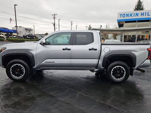 Used 2024 Toyota Tacoma TRD Off-Road image 3
