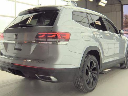 Used 2022 Volkswagen Atlas SE w/ Black Wheel Package image 3