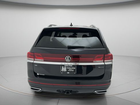 Used 2025 Volkswagen Atlas SE AWD/4WD image 7