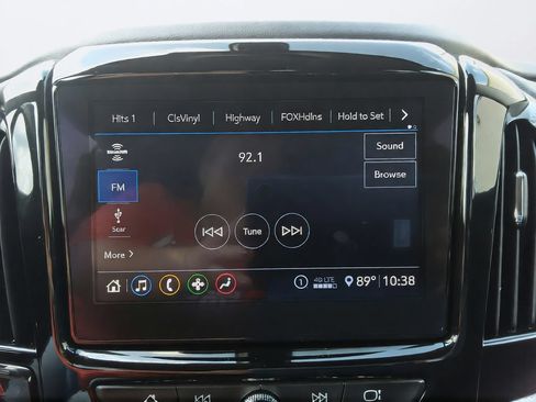 Used 2021 Chevrolet Traverse LT w/ LPO, Floor Liner Package FWD image 26