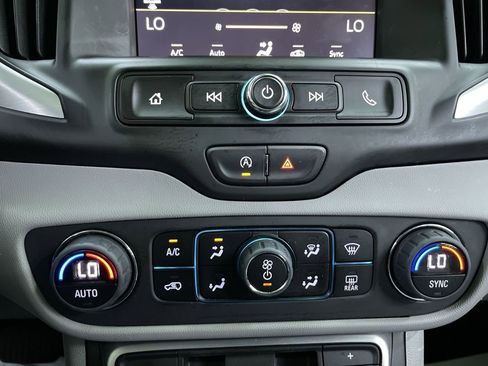 Used 2023 GMC Terrain SLE w/ Driver Convenience Package image 24