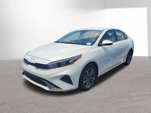 Used 2023 Kia Forte LXS w/ LXS Technology Package FWD image 11