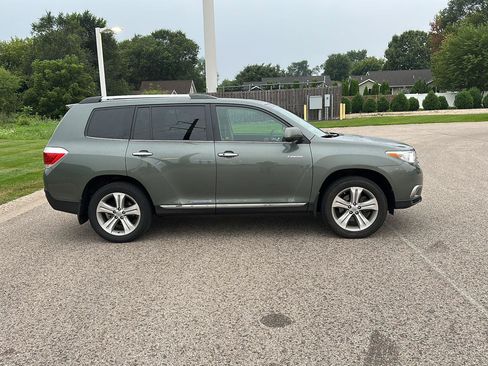 Used 2013 Toyota Highlander Limited AWD/4WD image 2