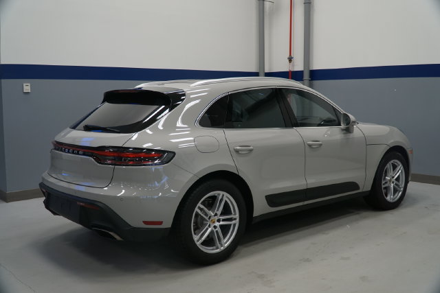 Certified 2026 Porsche Macan AWD/4WD image 10