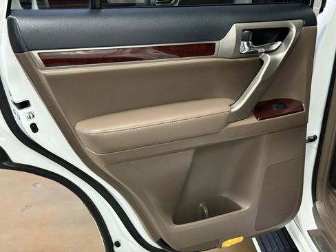 Used 2015 Lexus GX 460 w/ Premium Package image 23