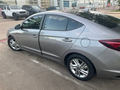 Used 2020 Hyundai Elantra Value Edition FWD image 3