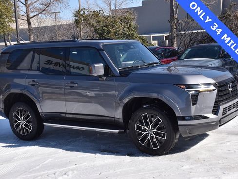 Used 2026 Lexus GX 550 image 5