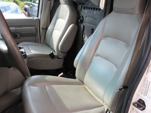 Used 2012 Ford E-250 and Econoline 250 image 11